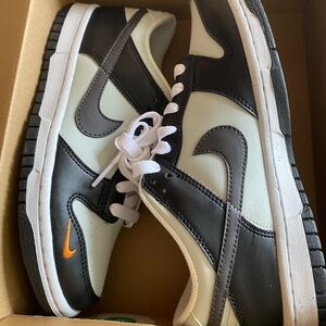 Nike Grade School Dunk Low- Black/ Ash (Light Silver)- 5Y